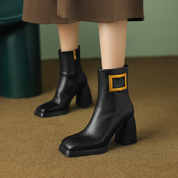 Shop (W) But Kasut Buku Luiza Barcelos 'Hitam Suede dengan Gesper Logam' X902009