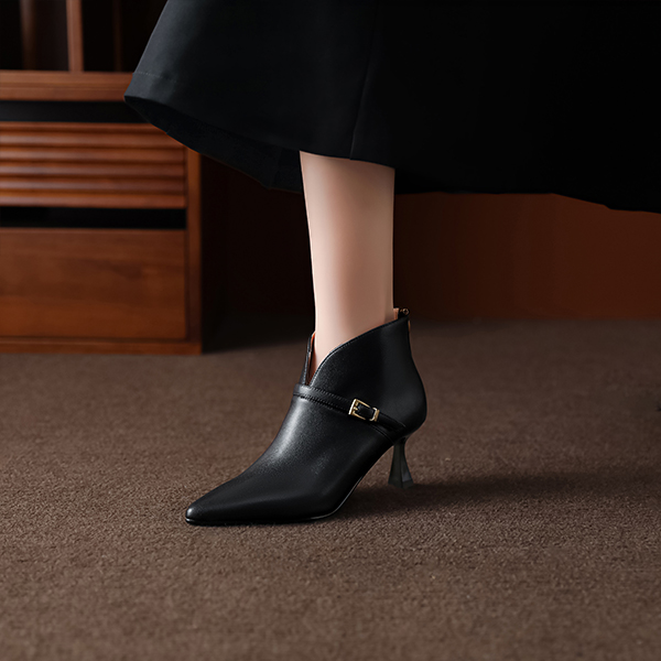 Lookbook (W) Luiza Barcelos 黑色拉链短靴 X902013