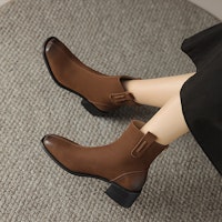 Luiza Barcelos 牛皮 風格復古 休閒舒適 防滑耐磨 短筒靴 4.5cm 女款 棕色 Lookbook Luiza Barcelos 牛皮 風格復古 休閒舒適 防滑耐磨 短筒靴 4.5cm 女款 棕色