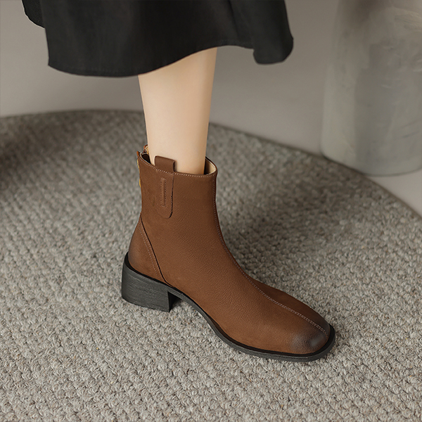 Sizing (W) Luiza Barcelos 棕色短靴 X902148