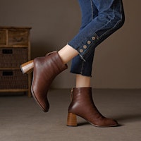 (W) Luiza Barcelos Sepatu Boot Mata Kaki 'Tumit Blok Retro Cokelat' X902060 Purchase (W) Luiza Barcelos Sepatu Boot Mata Kaki 'Tumit Blok Retro Cokelat' X902060