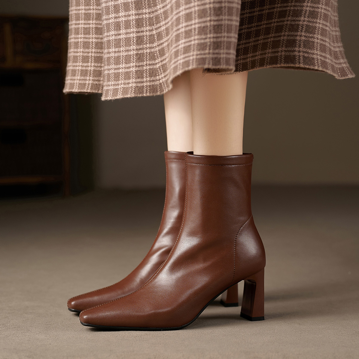 Order (Women) Luiza Barcelos Ankle Boot 'Retro Temperament Brown' X901998