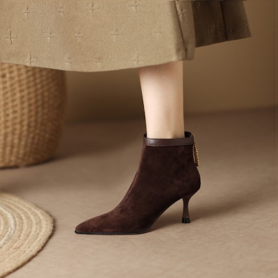 (W) Luiza Barcelos But Ankle 'Suede Hitam' X902058 Sizing (W) Luiza Barcelos But Ankle 'Suede Hitam' X902058