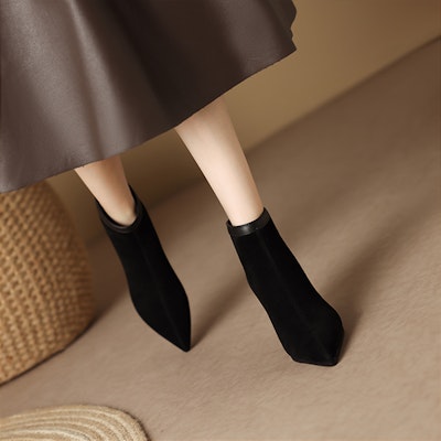 (W) Luiza Barcelos But Ankle 'Suede Hitam' X902058 2