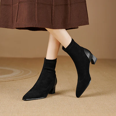 (W) Luiza Barcelos Sepatu Boot Tumit Pendek 'Hitam' X902033 Order (W) Luiza Barcelos Sepatu Boot Tumit Pendek 'Hitam' X902033