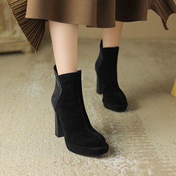 Details for (W) Botines de Cuero Negro Luiza Barcelos X902010