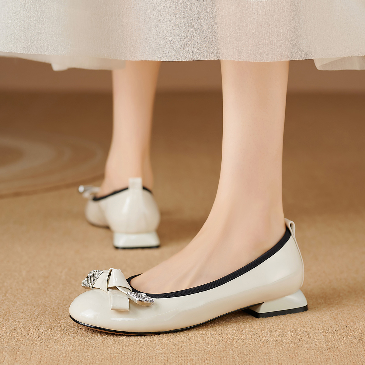 Lookbook (Women) Luiza Barcelos Casual Flat 'Beige Bow' X901977