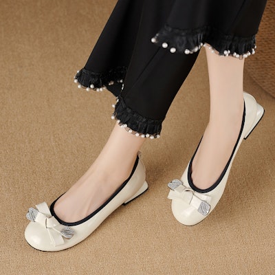 (W) Luiza Barcelos Kasut Flat Kasual 'Beige Bow' X901977 Shop (W) Luiza Barcelos Kasut Flat Kasual 'Beige Bow' X901977