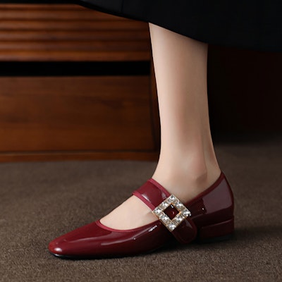 (W) Luiza Barcelos Flat Kasual 'Kulit Paten Kristal Burgundy' X901957 Order (W) Luiza Barcelos Flat Kasual 'Kulit Paten Kristal Burgundy' X901957