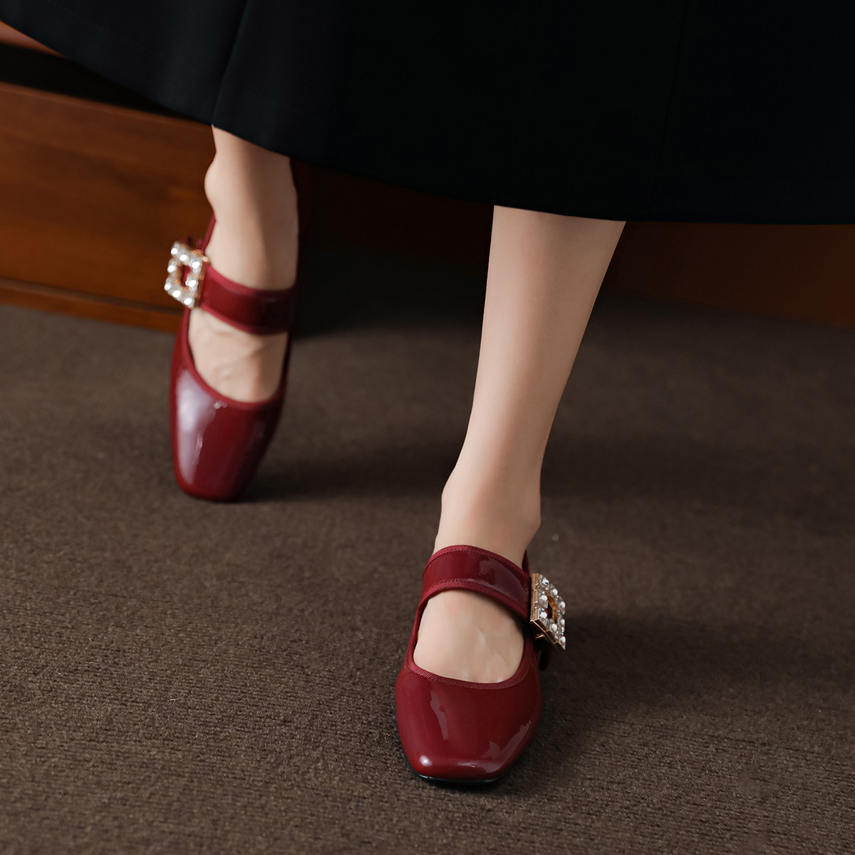 Lookbook (Women) Luiza Barcelos Casual Flat 'Burgundy Crystal Patent Leather' X901957