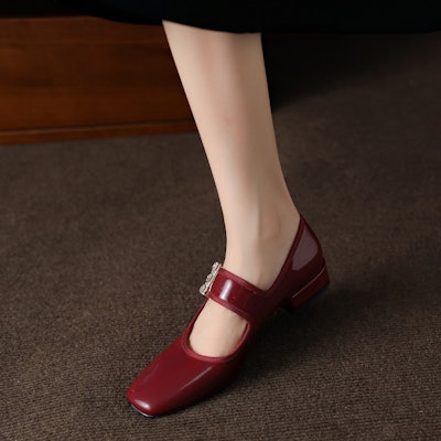 (W) Luiza Barcelos Flat Kasual 'Kulit Paten Kristal Burgundy' X901957 Purchase (W) Luiza Barcelos Flat Kasual 'Kulit Paten Kristal Burgundy' X901957