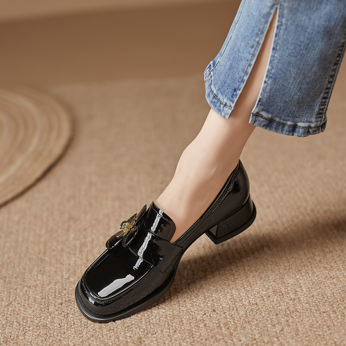 Details for (W) Luiza Barcelos Tacón Grueso 'Tallado Negro' X901136