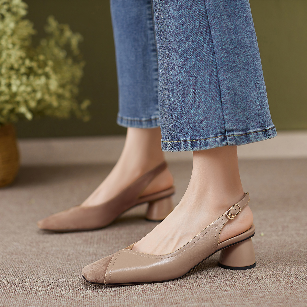 (W) Luiza Barcelos Chunky Heel Buckle Sandals 'Apricot Suede and Leather Patchwork' 圖 2