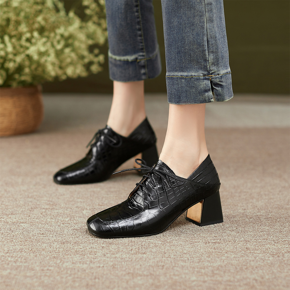 (W) Luiza Barcelos Crocodile Embossed Leather Round Toe Chunky Heel 'Black' 圖 2