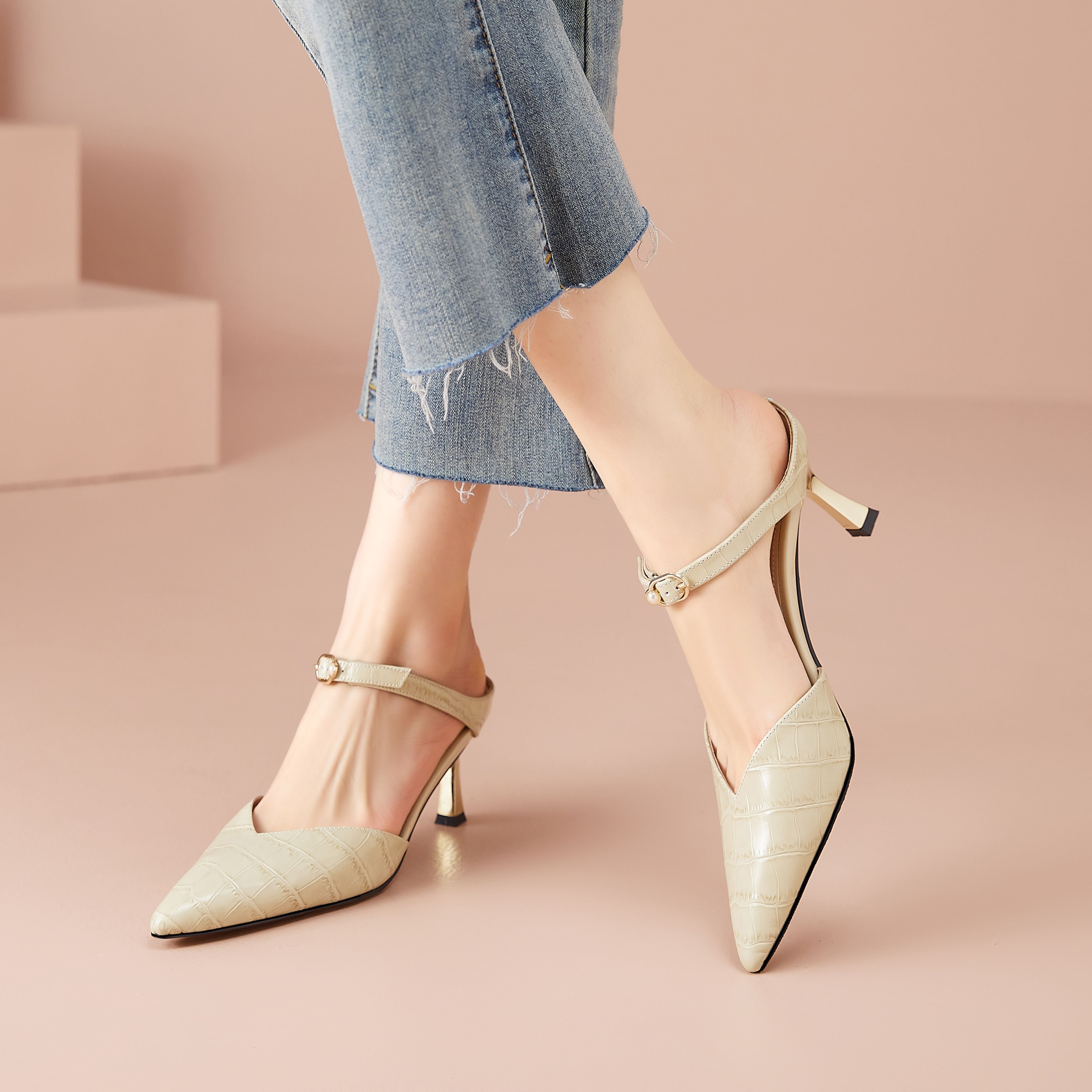 (W) Luiza Barcelos Fashion Pointed Toe Stiletto High Heels 'Apricot' 圖 2