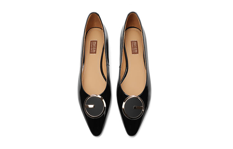 Shop 盧意莎・芭賽洛斯 漆皮 簡約金屬搭扣尖頭平底 休閒單鞋 女款 黑色