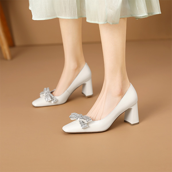 Lookbook (W) Luiza Barcelos Tumit Tinggi 7cm 'Beige Ikatan Rama-Rama Batu Permata' XWP1SK0210