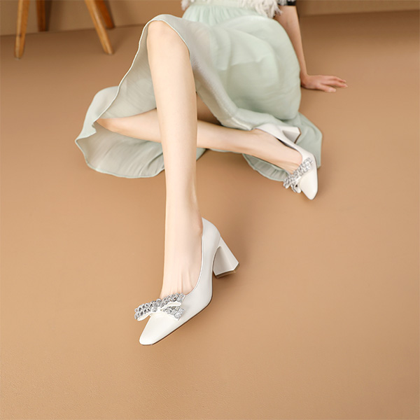 Details for (W) Luiza Barcelos Tumit Tinggi 7cm 'Beige Ikatan Rama-Rama Batu Permata' XWP1SK0210