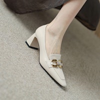 (W) Luiza Barcelos Tacón Alto 'Beige Comfort' X900887 Purchase (W) Luiza Barcelos Tacón Alto 'Beige Comfort' X900887