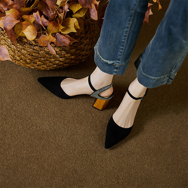 Lookbook (W) Tacones Altos Luiza Barcelos 'Negro Punta con Hebilla' X901803