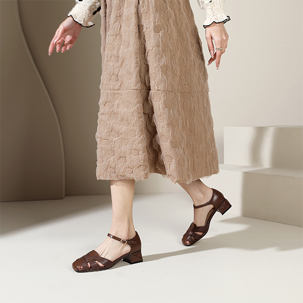 Order Luiza Barcelos 頭層牛皮 法式復古編織鏤空 高跟鞋 4cm 女款 棕色