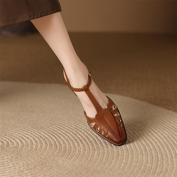 Shop (W) Luiza Barcelos 高跟鞋“法式复古镂空棕色” X901777