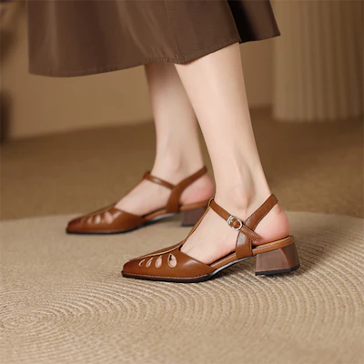 (W) Luiza Barcelos 高跟鞋“法式复古镂空棕色” X901777 Purchase (W) Luiza Barcelos 高跟鞋“法式复古镂空棕色” X901777