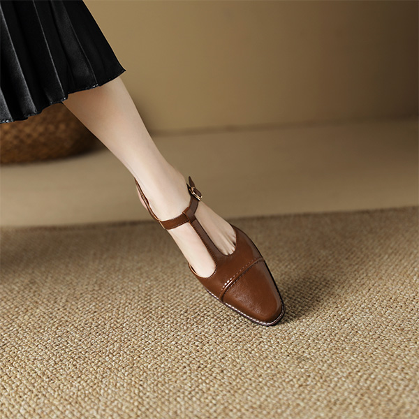 Lookbook (W) Luiza Barcelos Sepatu Hak Tinggi 'French Vintage Buckle Coklat' XWP1SK0568