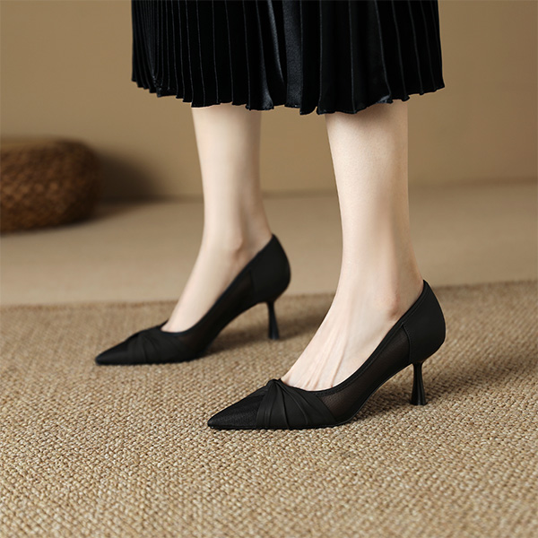 Purchase (W) Luiza Barcelos Tacones Altos 'Negro Punta Fina' XWP1SK0609