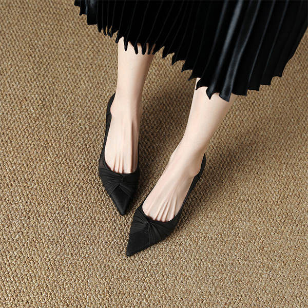 Sizing (W) Luiza Barcelos Tacones Altos 'Negro Punta Fina' XWP1SK0609