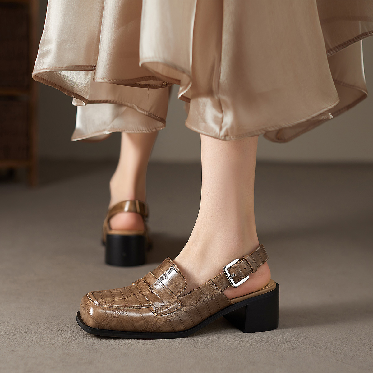 (W) Luiza Barcelos High Heels 'British Retro Square Heel Khaki' 圖 2