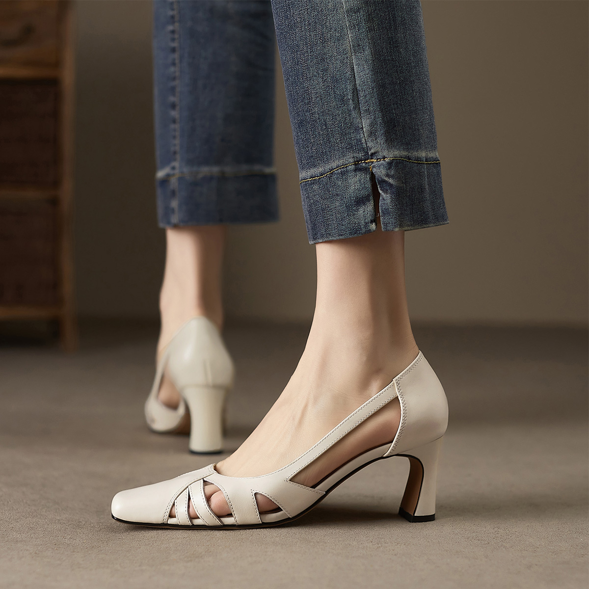 Details for (W) (女性用) ルイザバルセロス ハイヒール「象牙カットアウトコンフォート」X901215 X901215