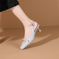 Shop (W) ルイーザ・バルセロス ライトブルーリボンバックル キトゥンヒール XWP1SK0543