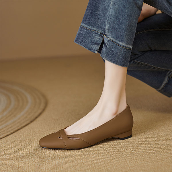 Details for (W) Luiza Barcelos Kulit Tumit Tebal Jalinan 'Casual Brown' X9SK0368