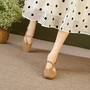 (W) Luiza Barcelos 真皮休闲平底鞋 '杏色生活阀舒适' XWP1SK0448 Lookbook (W) Luiza Barcelos 真皮休闲平底鞋 '杏色生活阀舒适' XWP1SK0448