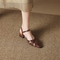 (W) Luiza Barcelos 简约尖头镂空款休闲平底鞋 XWP1SK0656 Purchase (W) Luiza Barcelos 简约尖头镂空款休闲平底鞋 XWP1SK0656