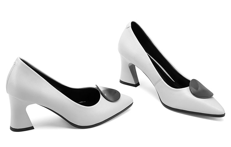 Purchase Luiza Barcelos 羊皮個性尖頭搭扣高跟鞋 6.5公分 女款