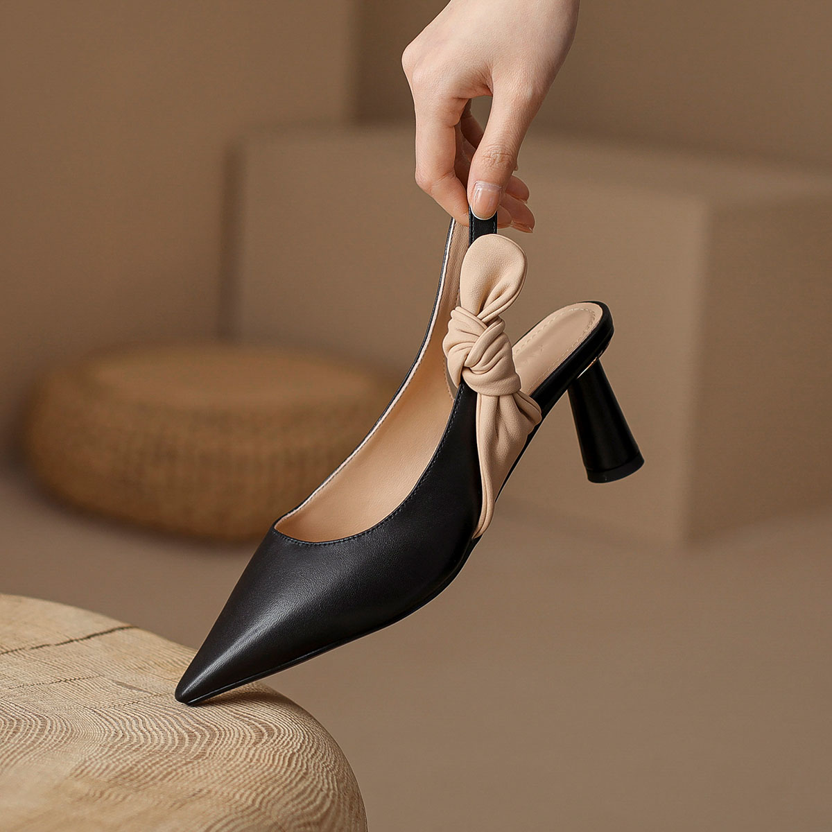 (W) Luiza Barcelos Leather Pumps with Bow 'Pointed Toe' 圖 4