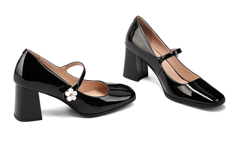 Shop (W) Luiza Barcelos Tumit Kulit Tali Buku Hitam Bulat Hitam X901111