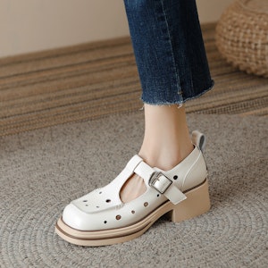 (W) Luiza Barcelos High Heels Loafer 'Beige Cut-Out' Sepatu Tinggi Wanita X900849 Details for (W) Luiza Barcelos High Heels Loafer 'Beige Cut-Out' Sepatu Tinggi Wanita X900849