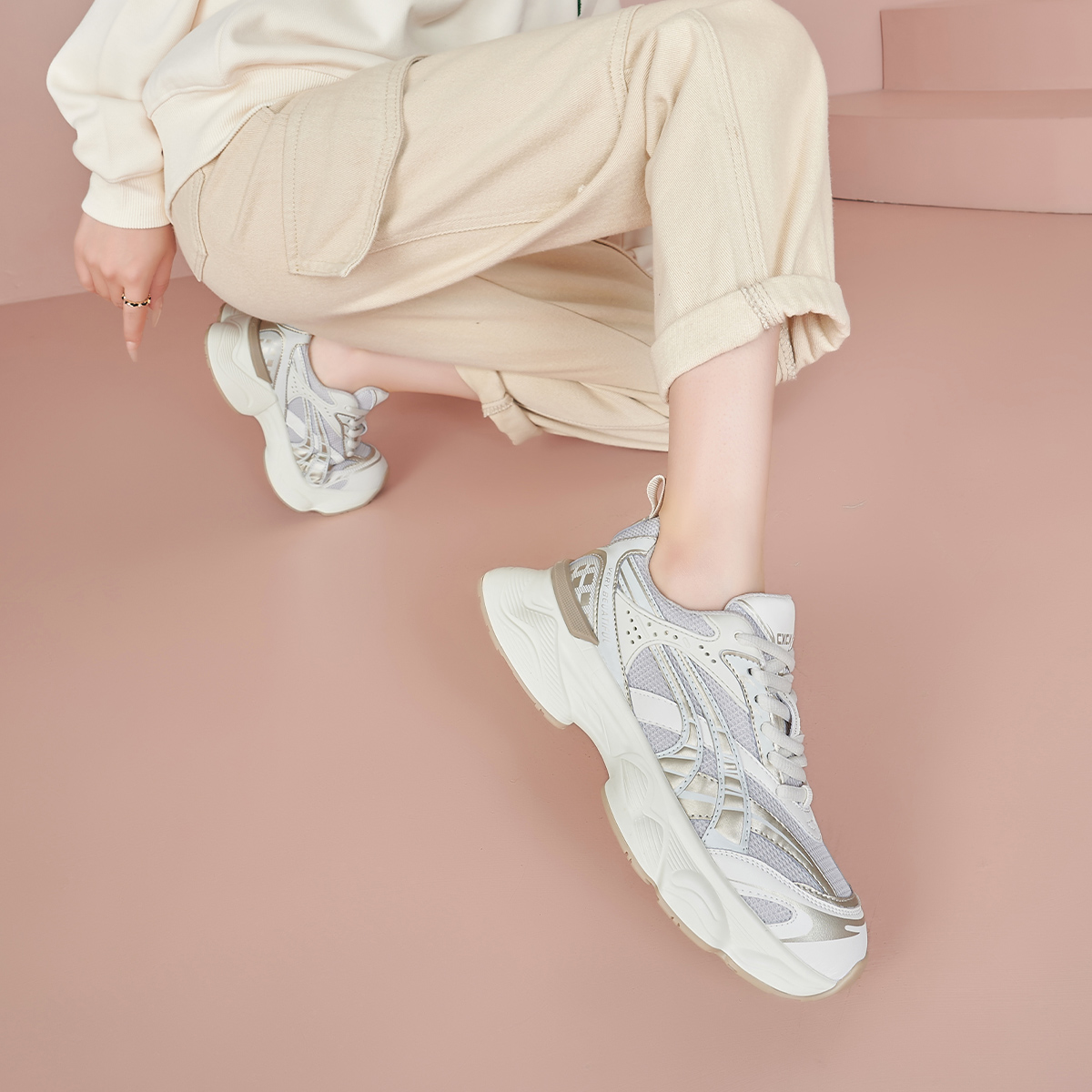 Purchase (Women) Luiza Barcelos Low-Top 'White Beige' XWP1SK0980