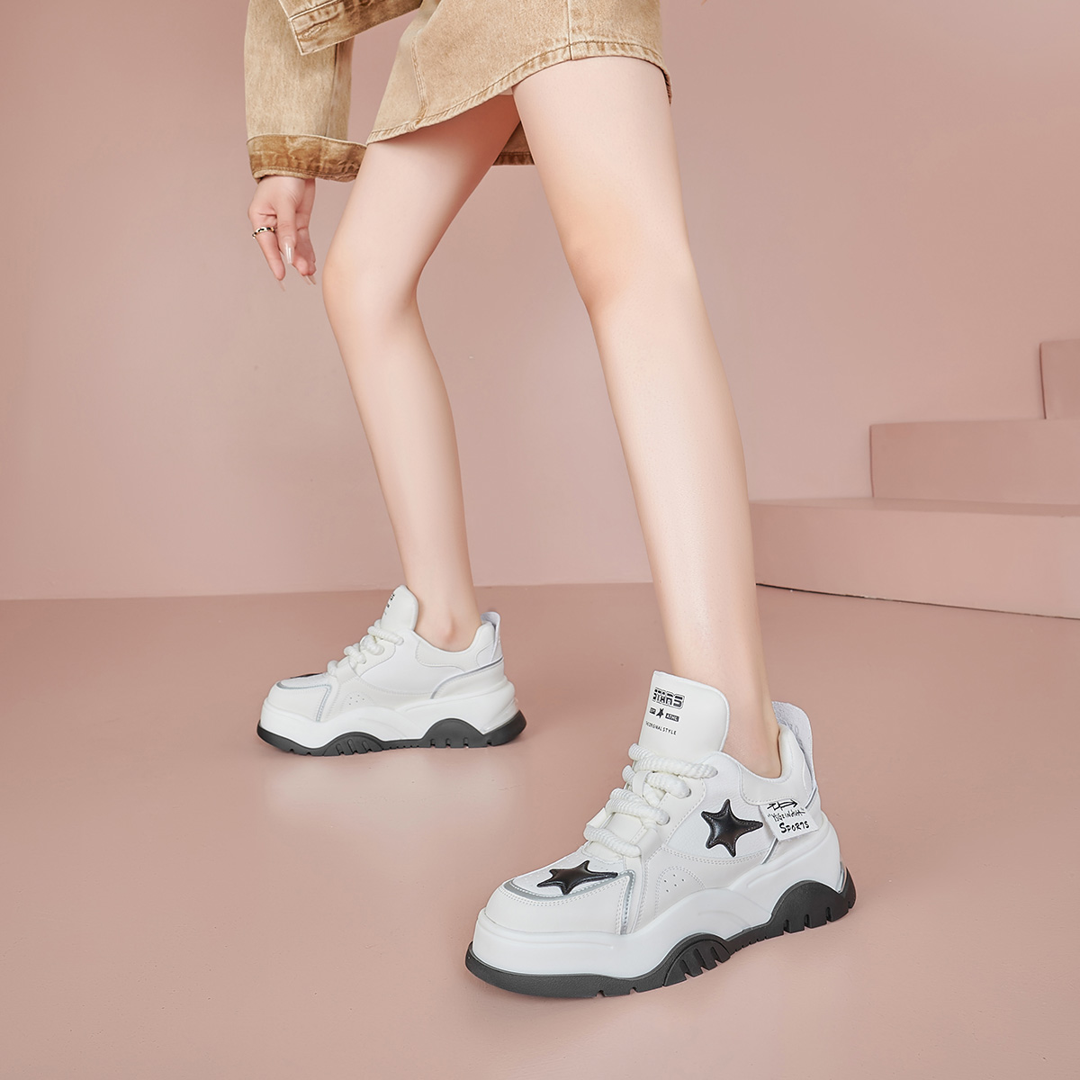 Lookbook (W) Luiza Barcelos Zapatillas Bajas 'Blanco Negro' X902221