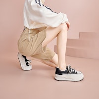 (W) Luiza Barcelos Low 'Hitam dan Krim' X902079 Lookbook (W) Luiza Barcelos Low 'Hitam dan Krim' X902079