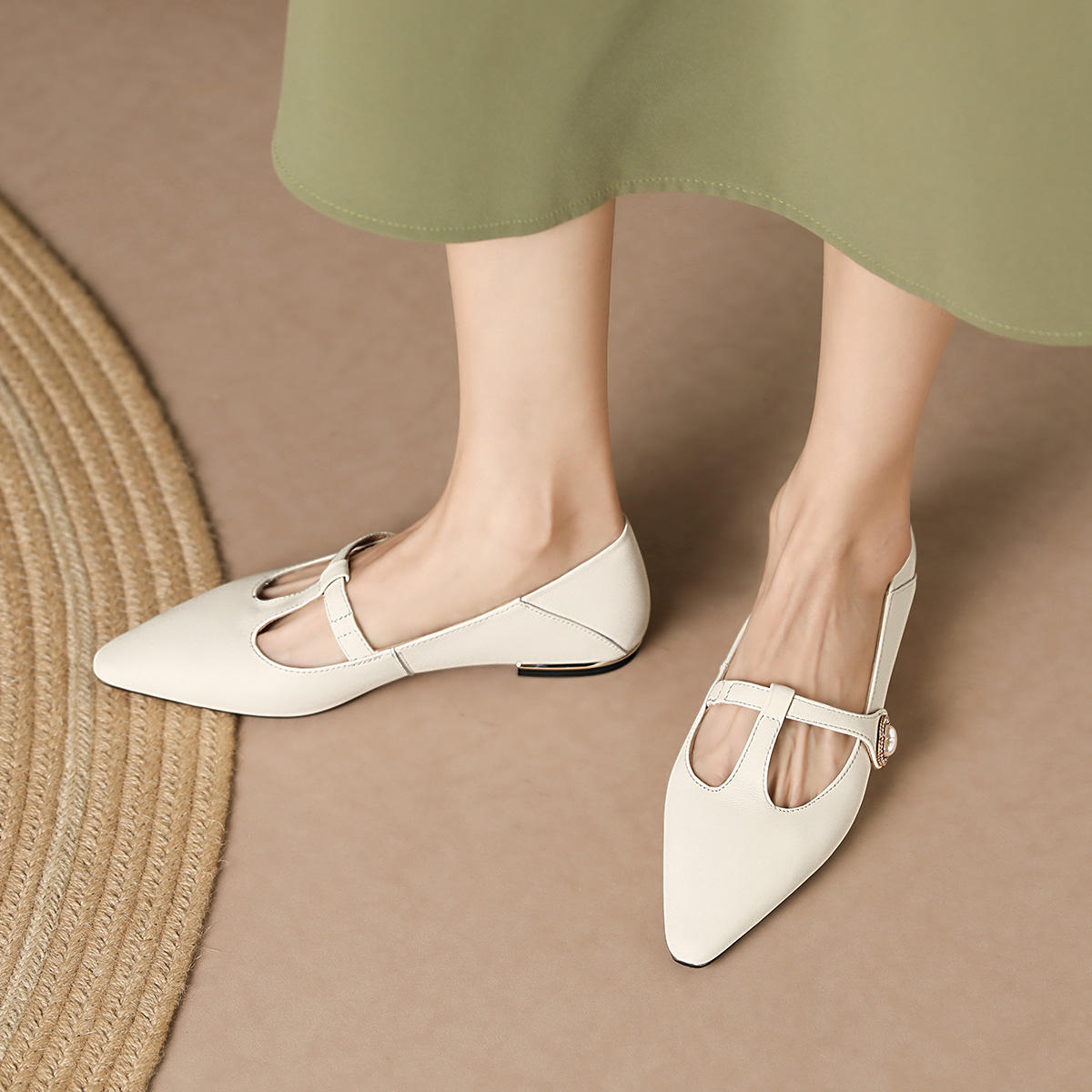 Purchase Luiza Barcelos 羊皮 通勤低跟尖頭 休閒單鞋 女款 米白色