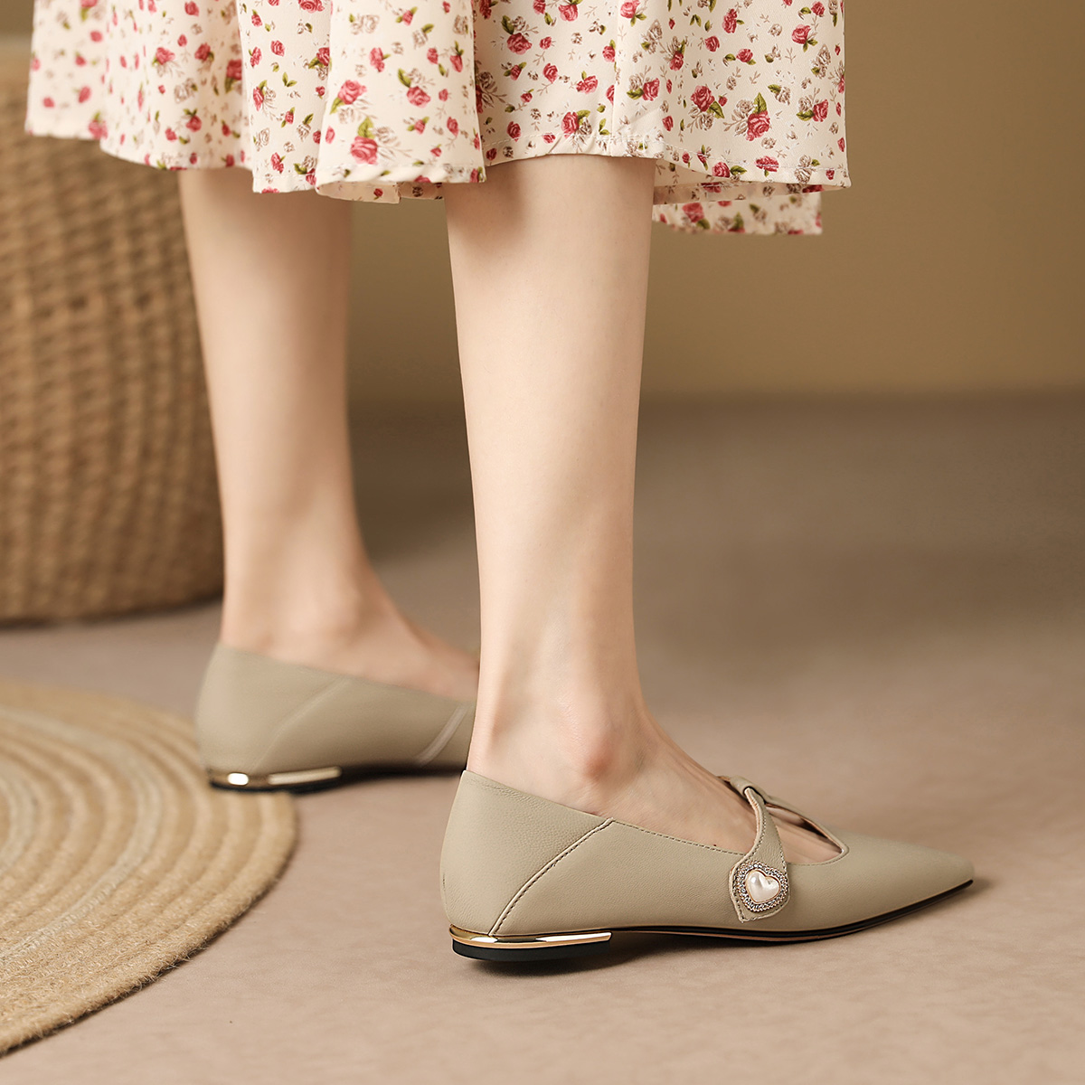 Cheap Luiza Barcelos 羊皮 通勤低跟尖頭 休閒單鞋 女款 米白色