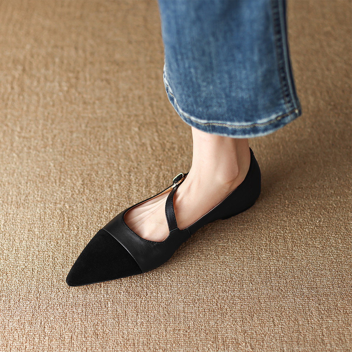 Order (W) Luiza Barcelos 低跟尖头'黑色通勤拼接'鞋 X901459