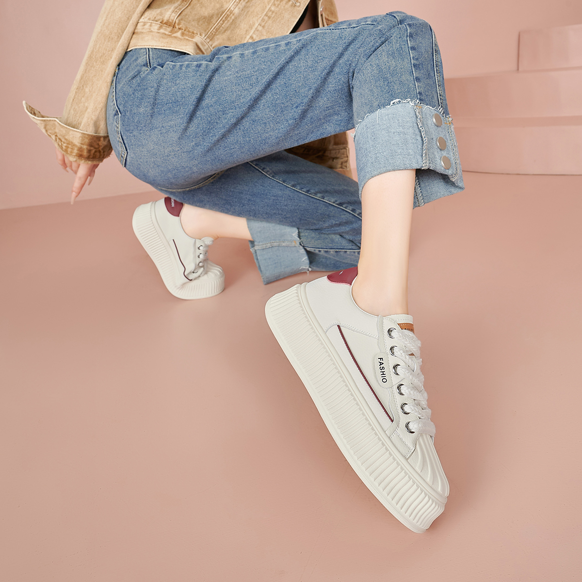 Order (W) ルイーザ・バルセロス ローカット 白×赤 XWP1SK1008