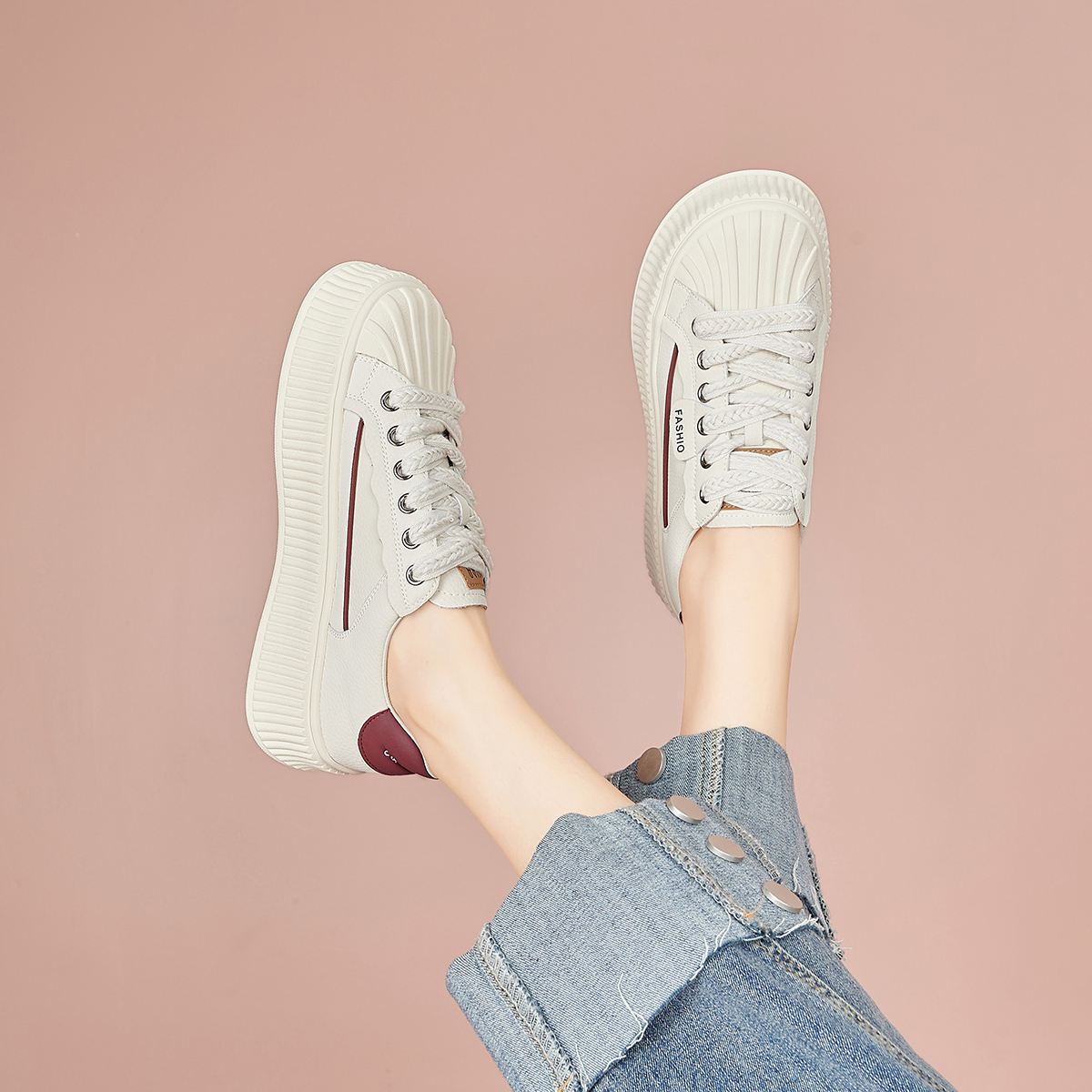 Shop (W) ルイーザ・バルセロス ローカット 白×赤 XWP1SK1008