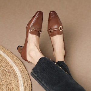 Luiza Barcelos 豬皮 馬銜扣尖頭粗跟高跟鞋 5.5cm 女款 黑色 4