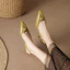 Shop Luiza Barcelos 二層牛皮 尖頭搭扣 細跟 高跟鞋 5cm 女款 黃綠色